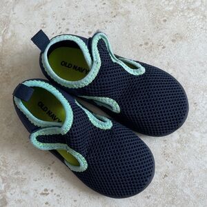 Old Navy Kids Navy and Turquoise Water Shoes